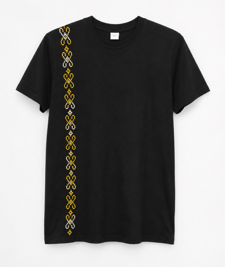 Playera con bordado a mano